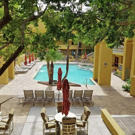 Hilton Phoenix Tapatio Cliffs Resort Exterior photo