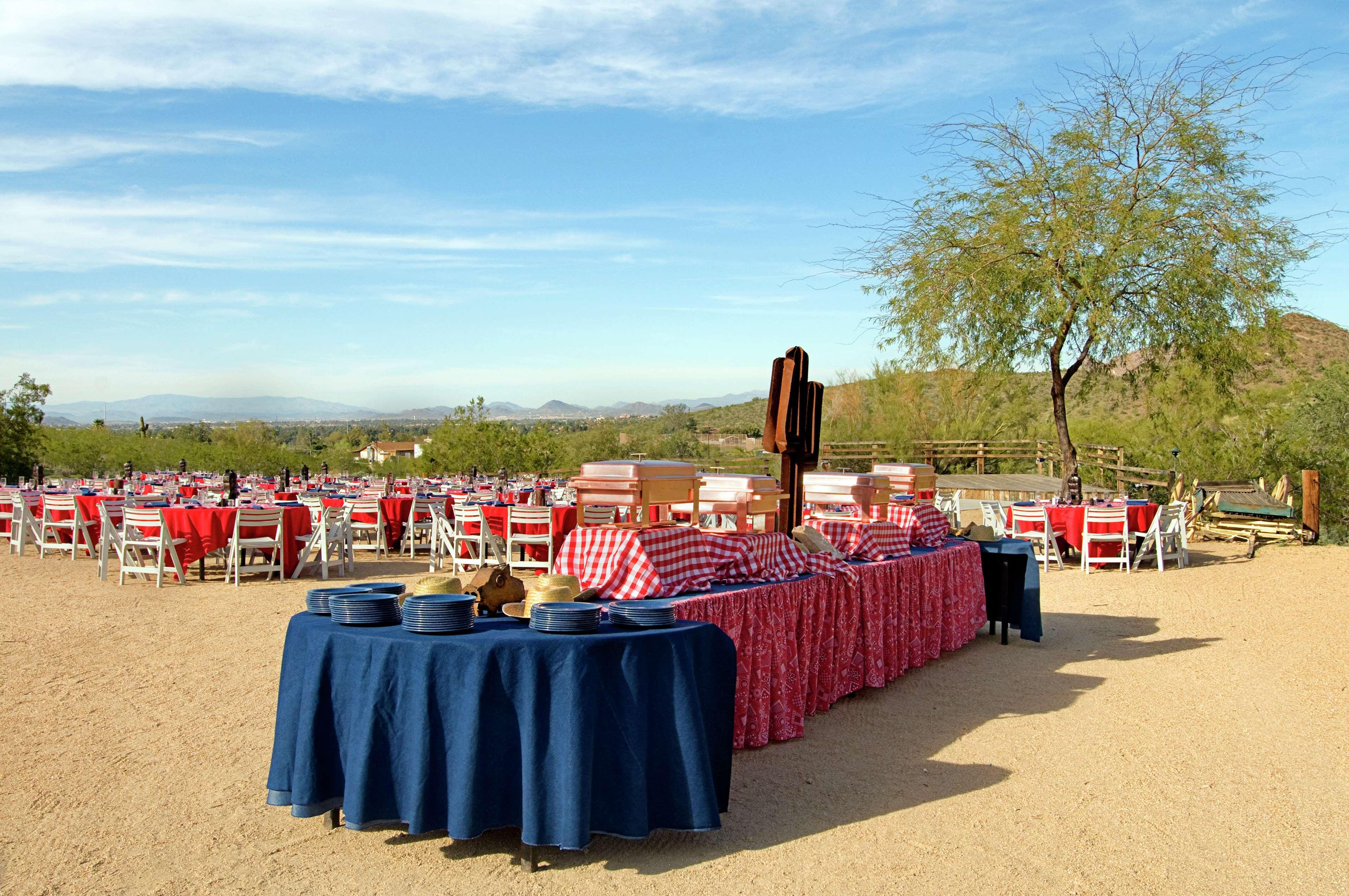 Hilton Phoenix Tapatio Cliffs Resort Restaurant photo