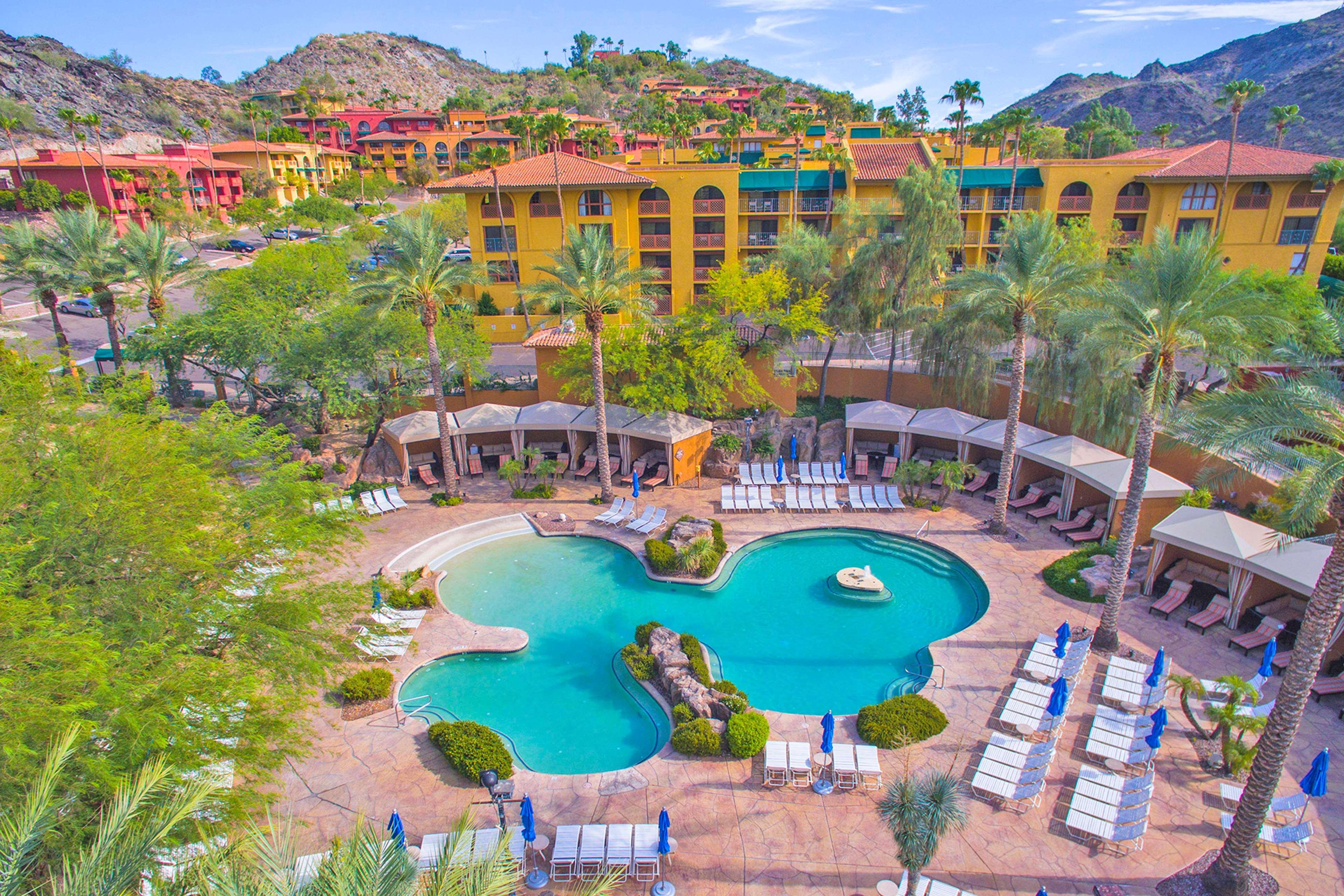 Hilton Phoenix Tapatio Cliffs Resort Exterior photo