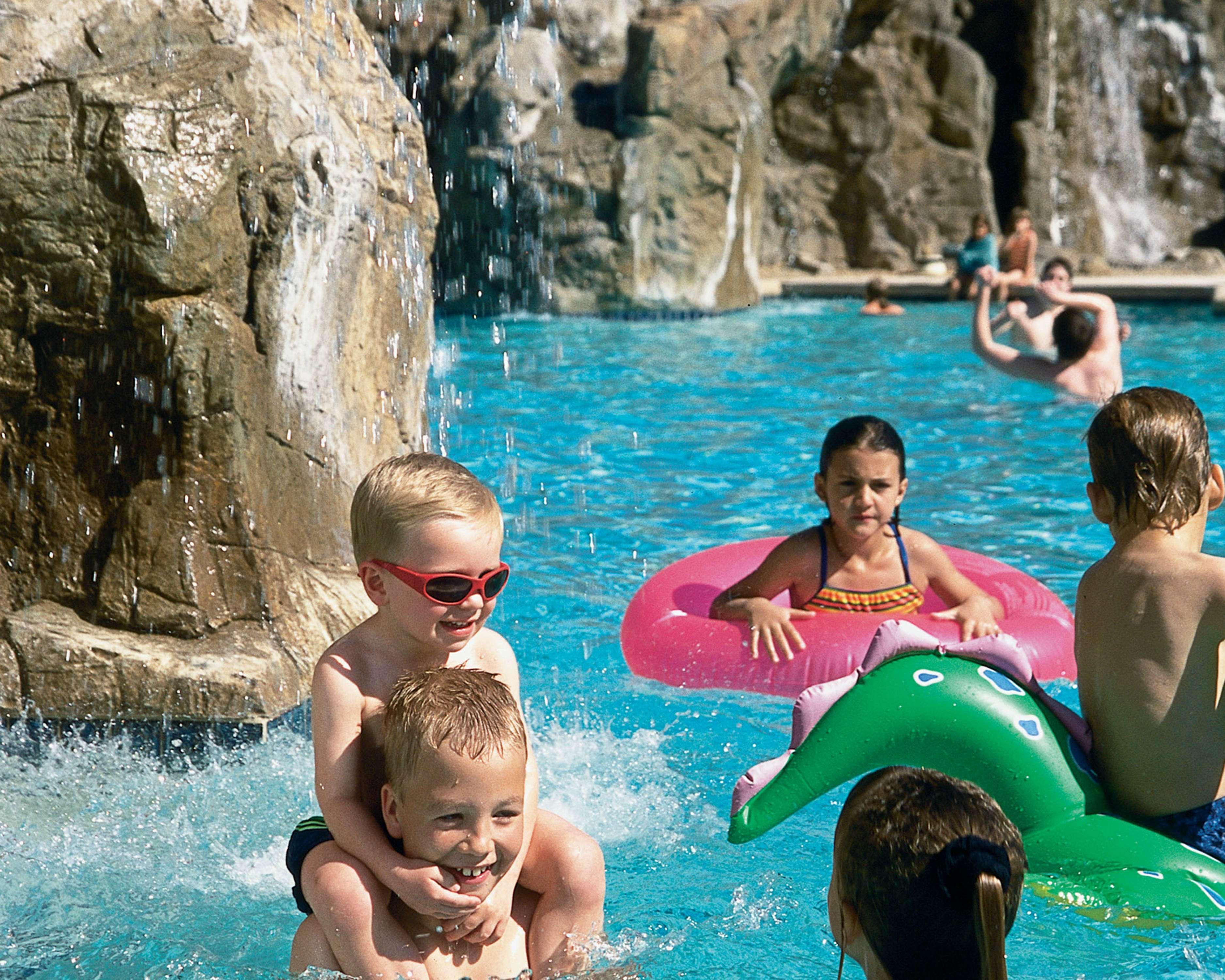 Hilton Phoenix Tapatio Cliffs Resort Facilities photo