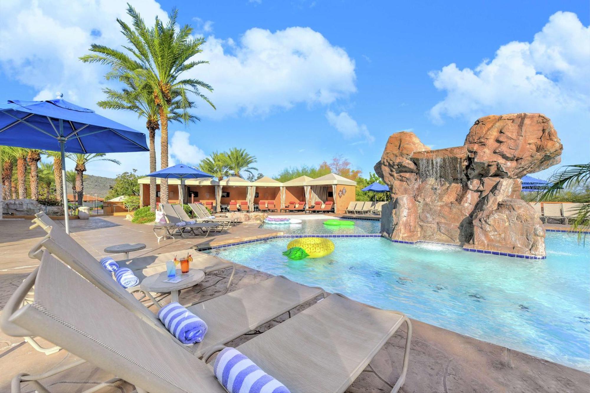 Hilton Phoenix Tapatio Cliffs Resort Exterior photo