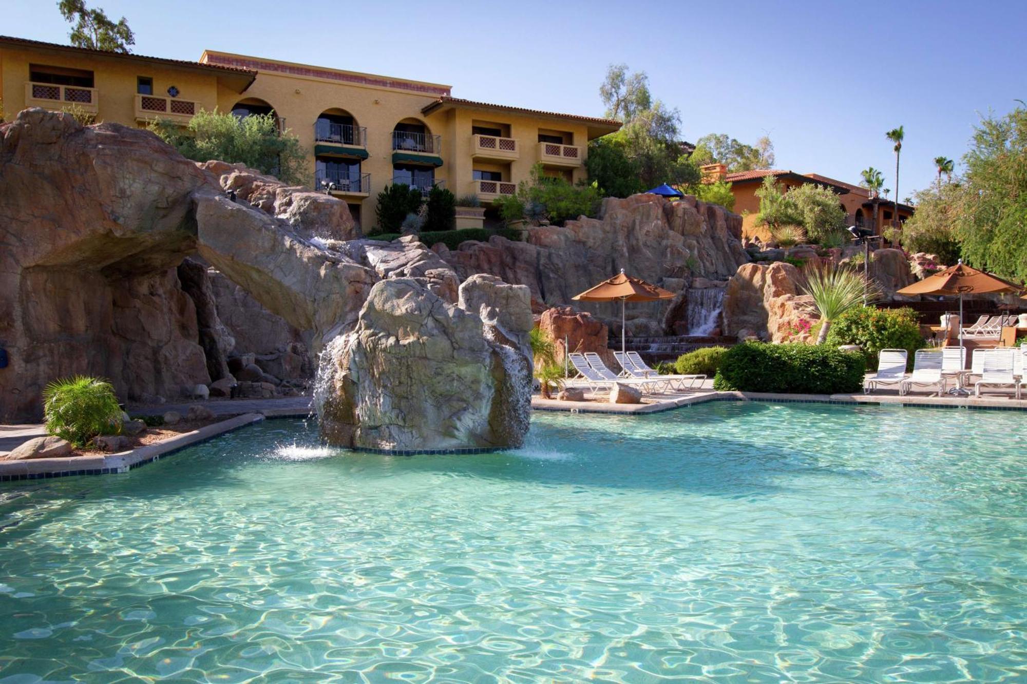 Hilton Phoenix Tapatio Cliffs Resort Exterior photo
