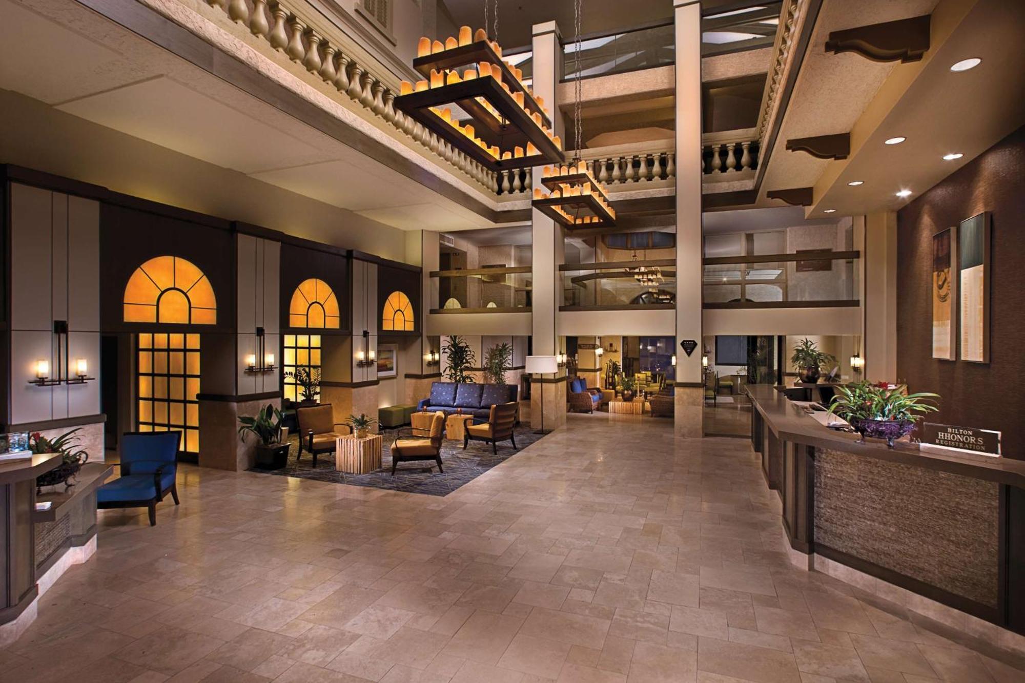 Hilton Phoenix Tapatio Cliffs Resort Exterior photo