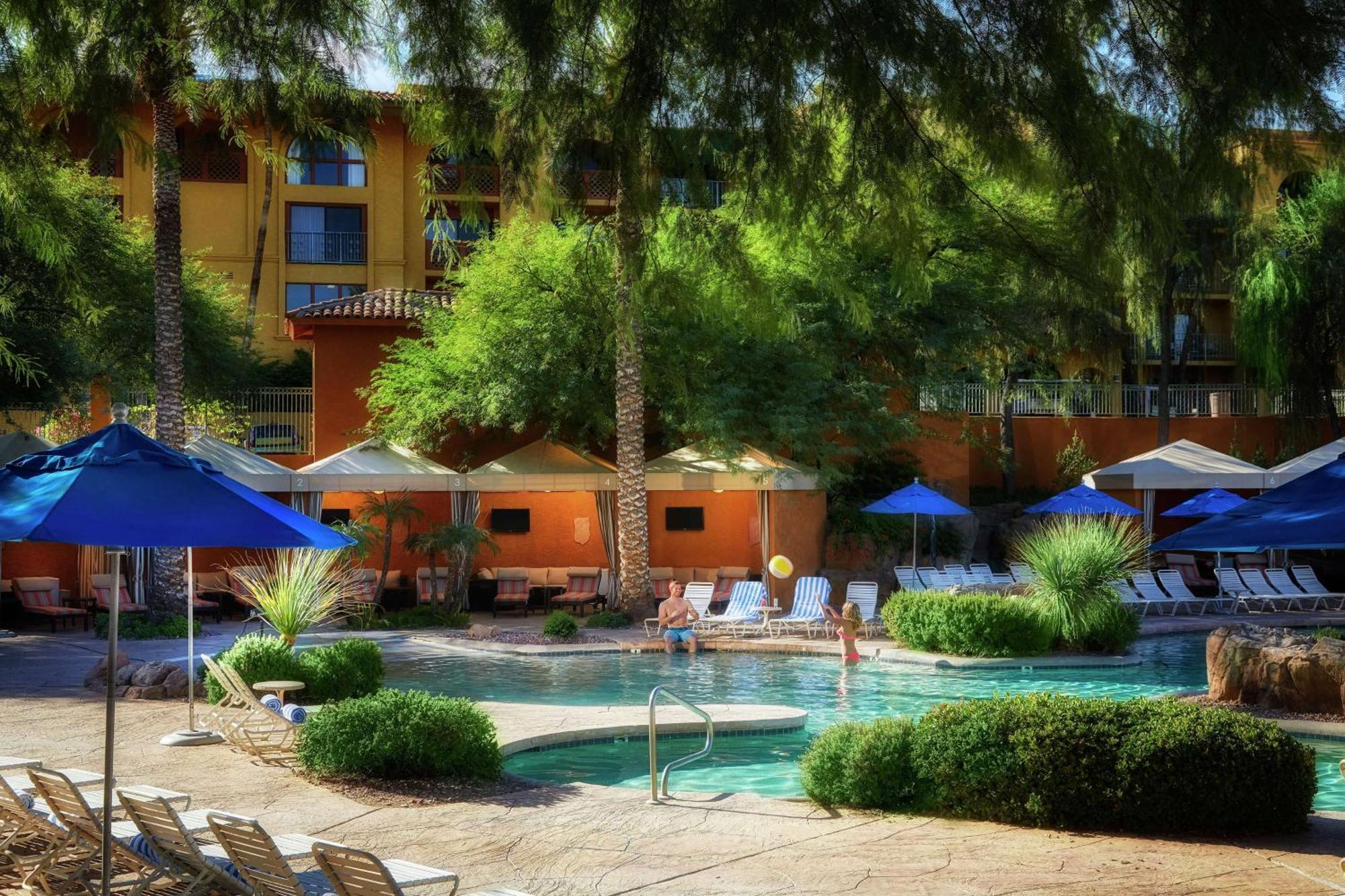 Hilton Phoenix Tapatio Cliffs Resort Exterior photo