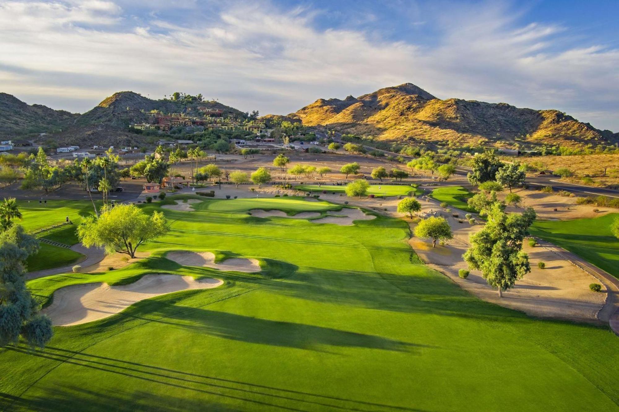 Hilton Phoenix Tapatio Cliffs Resort Exterior photo