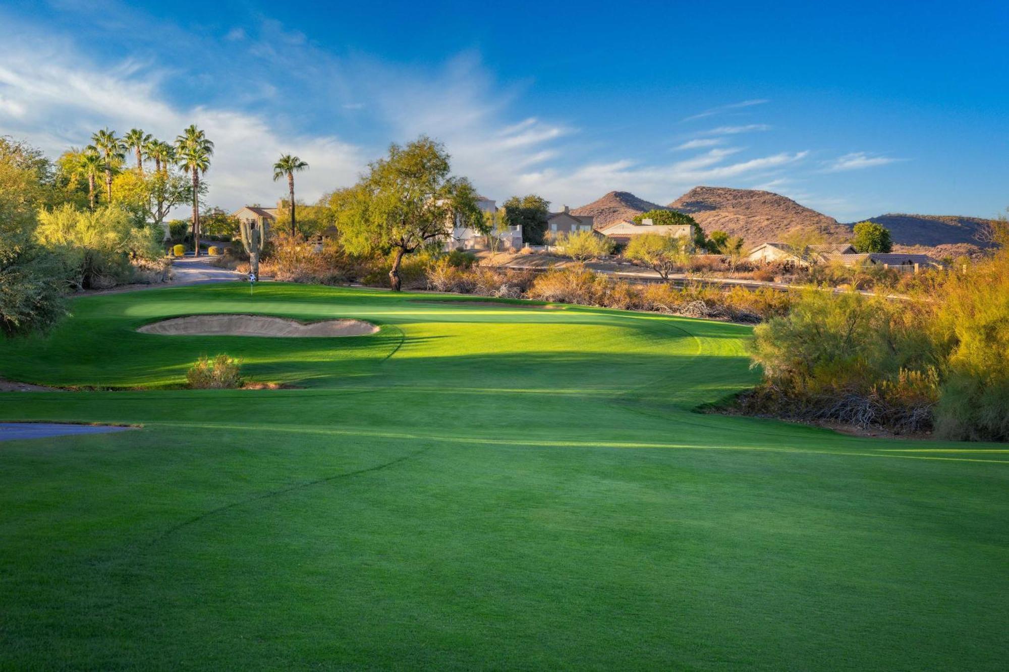 Hilton Phoenix Tapatio Cliffs Resort Exterior photo