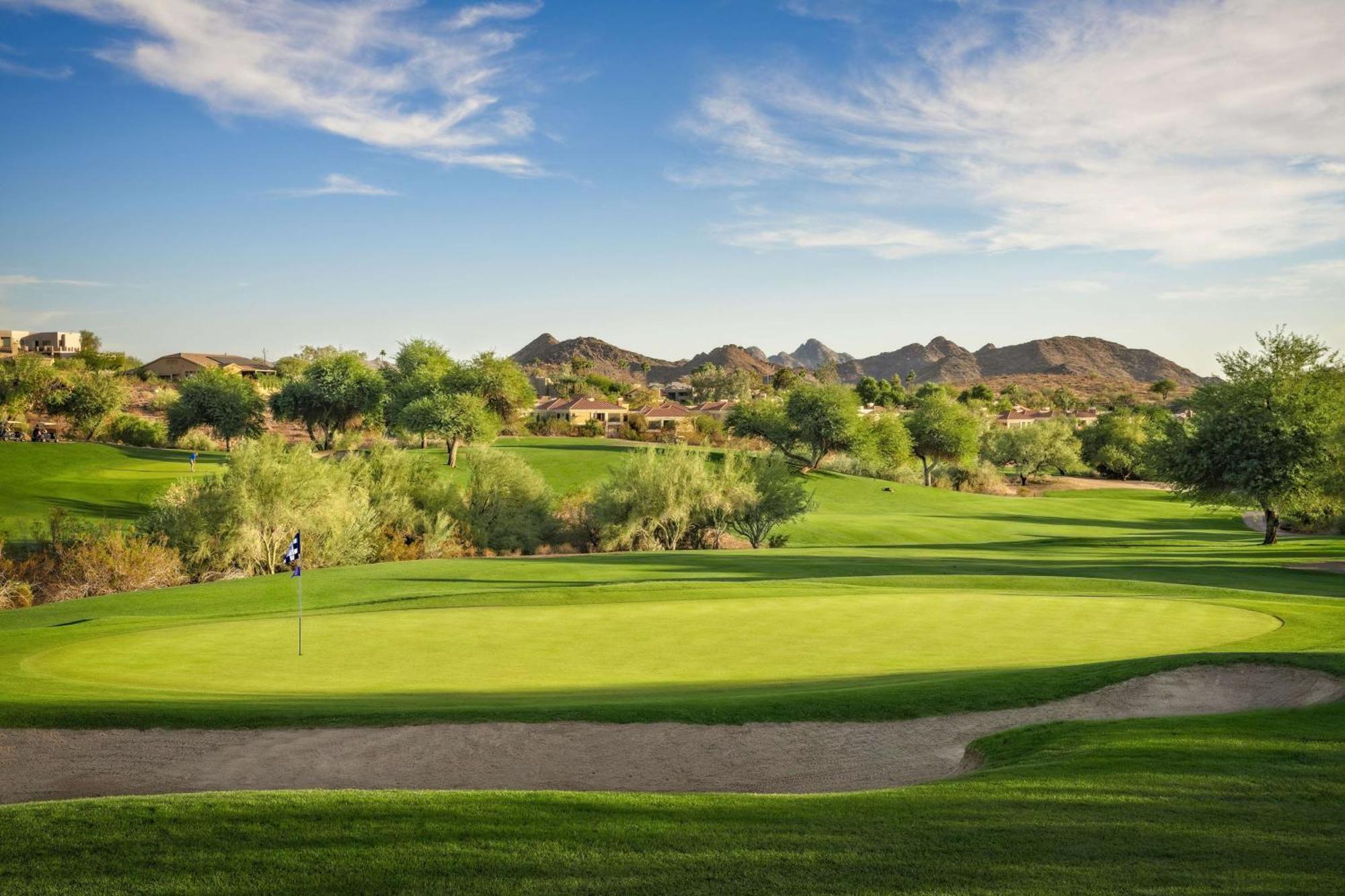 Hilton Phoenix Tapatio Cliffs Resort Exterior photo