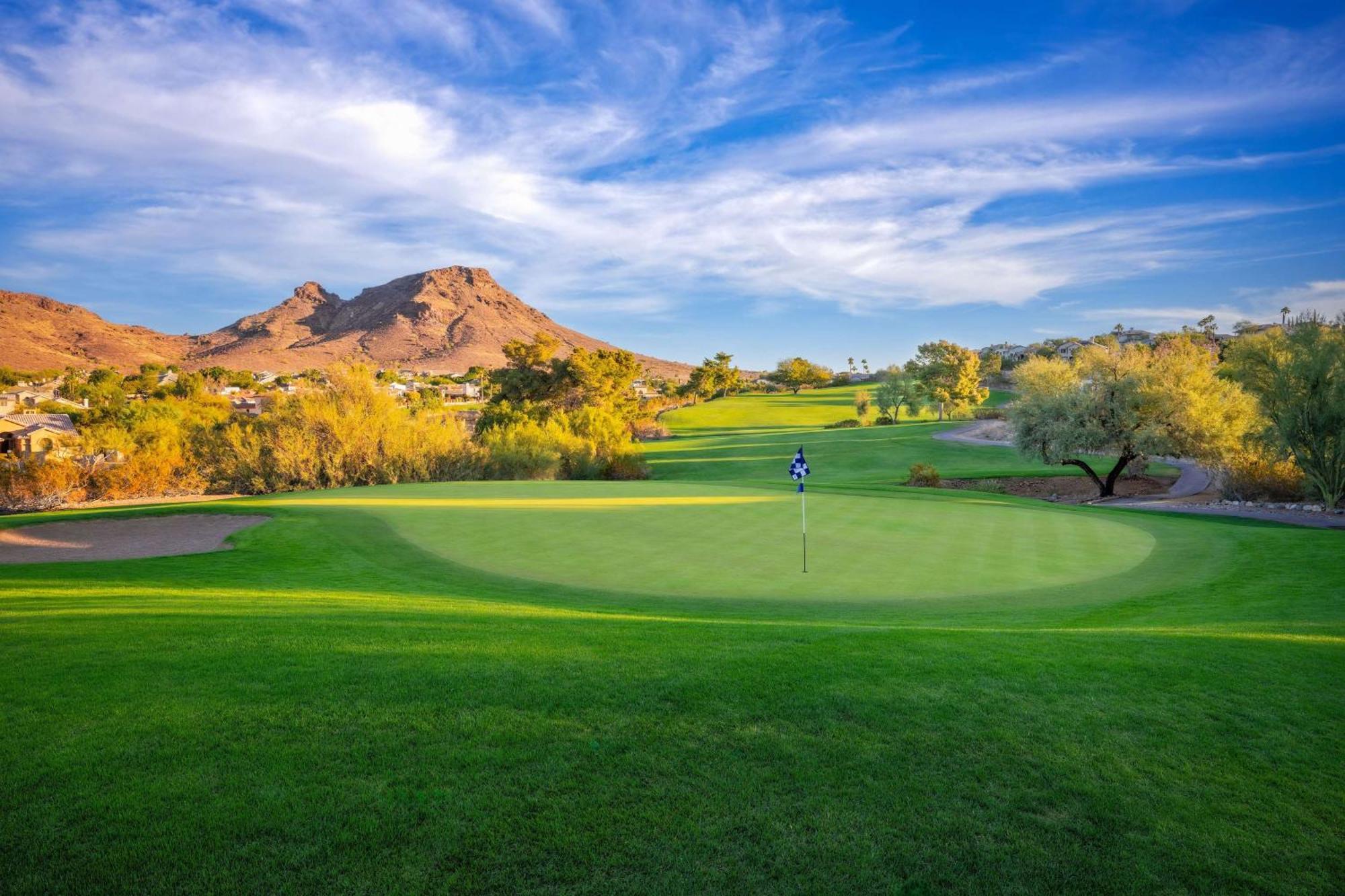Hilton Phoenix Tapatio Cliffs Resort Exterior photo