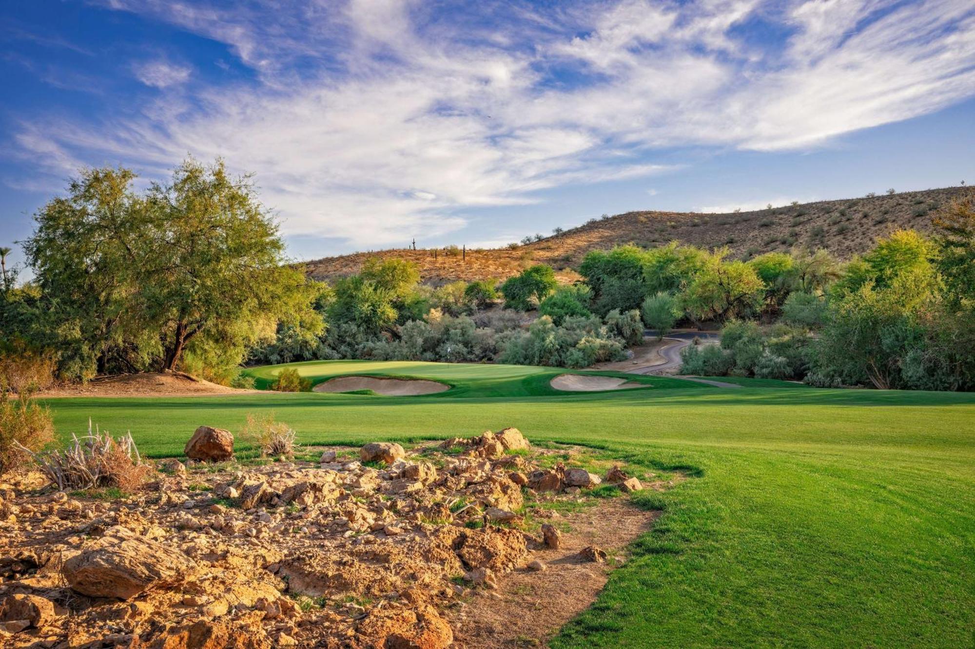 Hilton Phoenix Tapatio Cliffs Resort Exterior photo